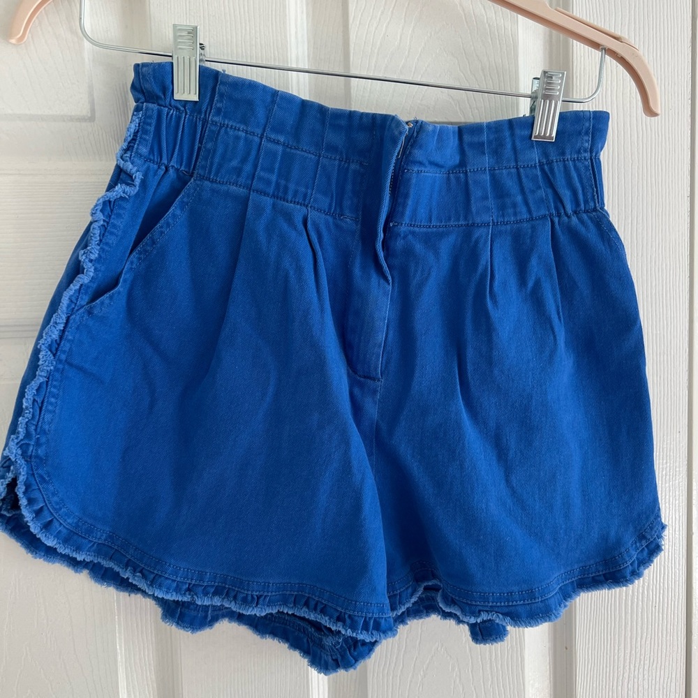 Skies are Blue high waisted Jean material short size M